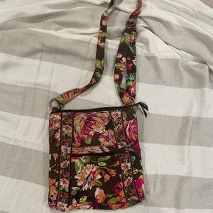 VERA BRADLEY cross body purse.